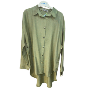 Buttoned shirt, one size fits up to 90 kg