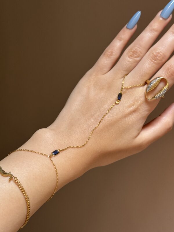 Navy handchain